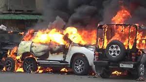 Manipur Violence: Despite all the efforts, the violence in Manipur is not taking the name of stopping. Questions are being raised on the BJP government at the center and in the state, from Parliament to the road, yet the violence has not been controlled. In such a situation, questions are being raised whether the government is unable to control the violence? Since the incident of women being paraded naked and gang-raped in Manipur